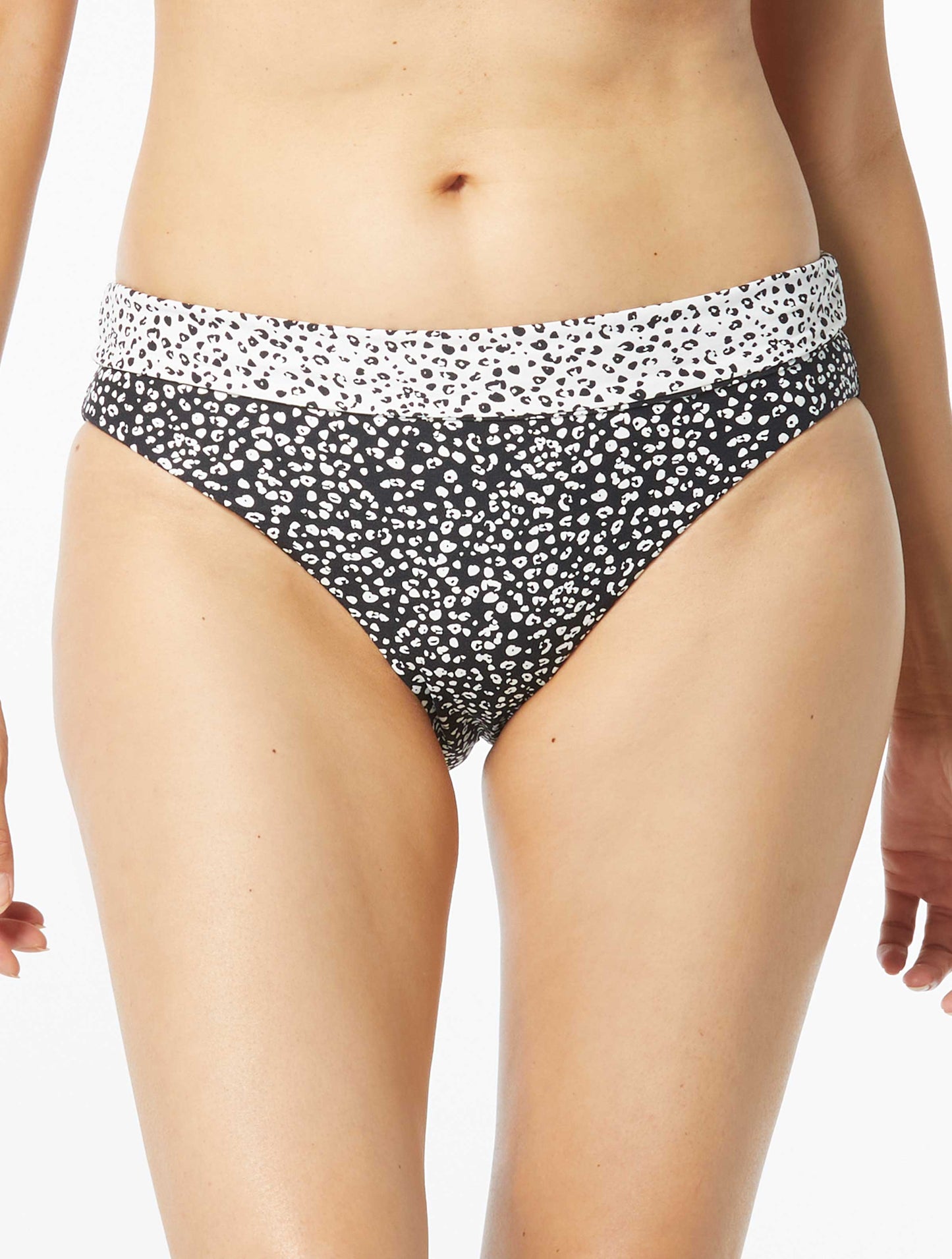 Product image for 006 CAST-BLACK