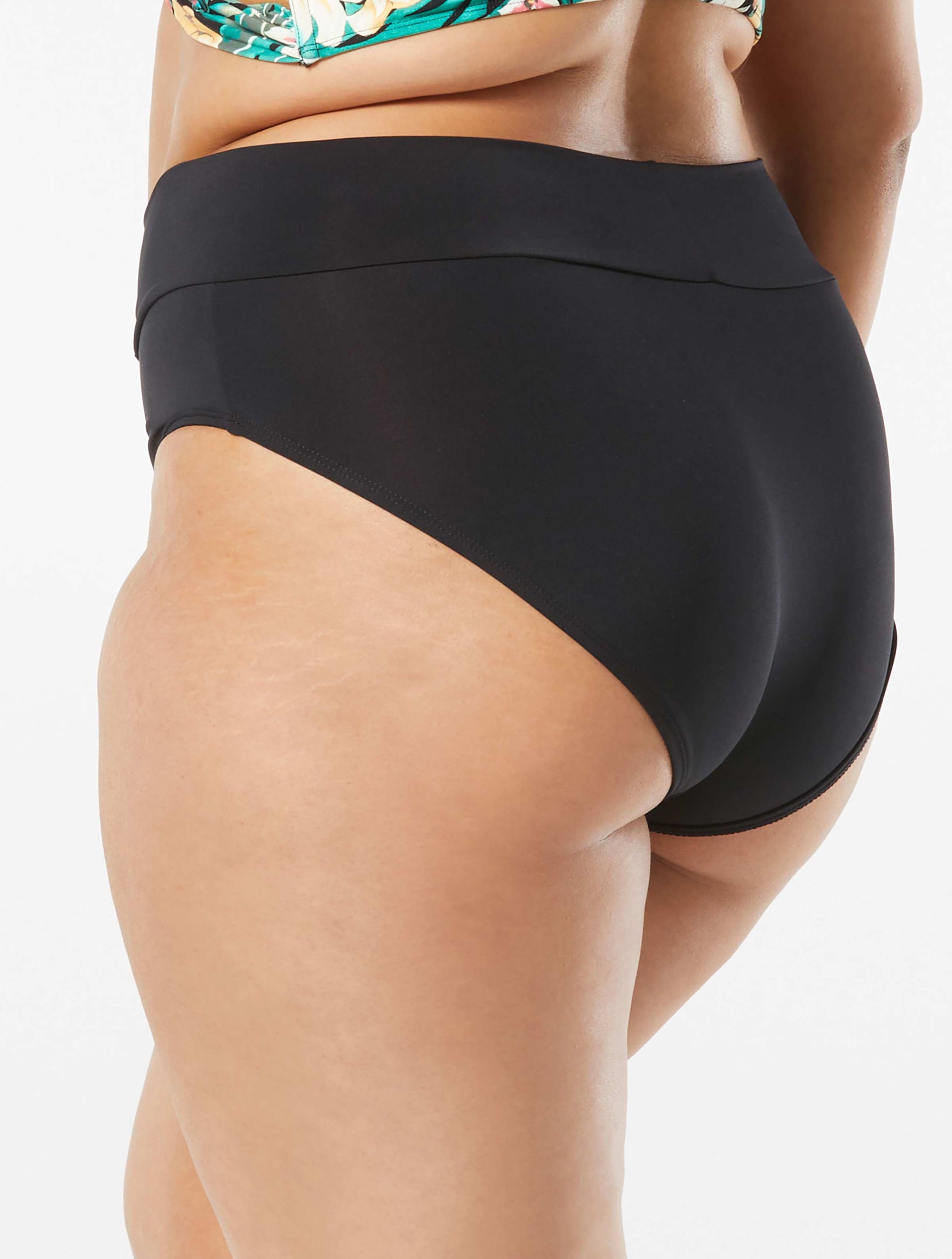 Product image for 006 CAST-BLACK